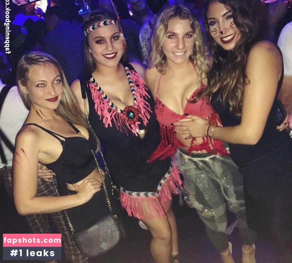 Rachel L gallery photo #14