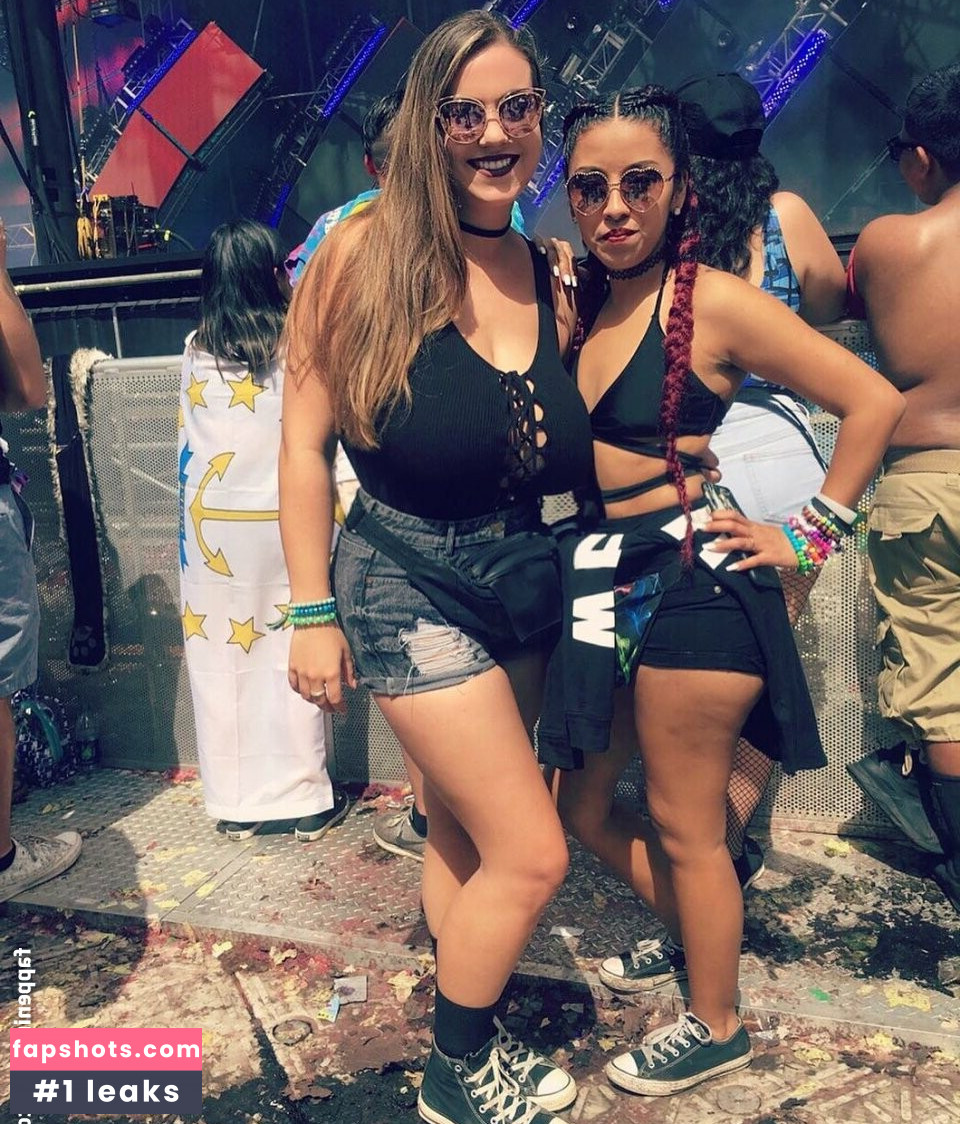 Rachel L gallery photo #20