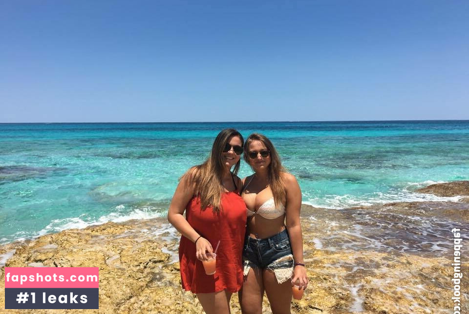 Rachel L gallery photo #21