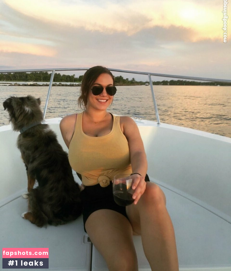 Rachel L gallery photo #5