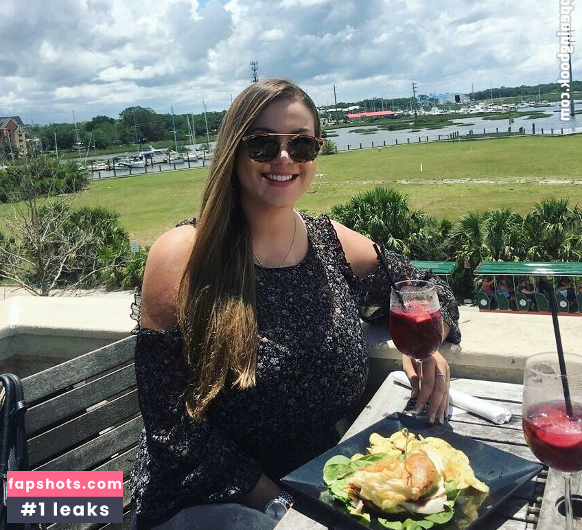 Rachel L gallery photo #8