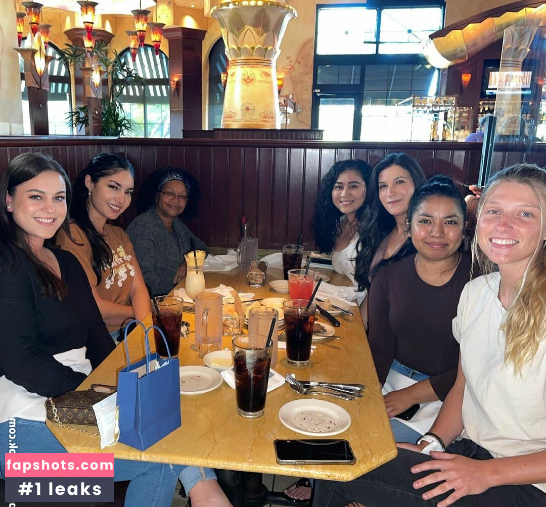 Rachel L gallery photo #10