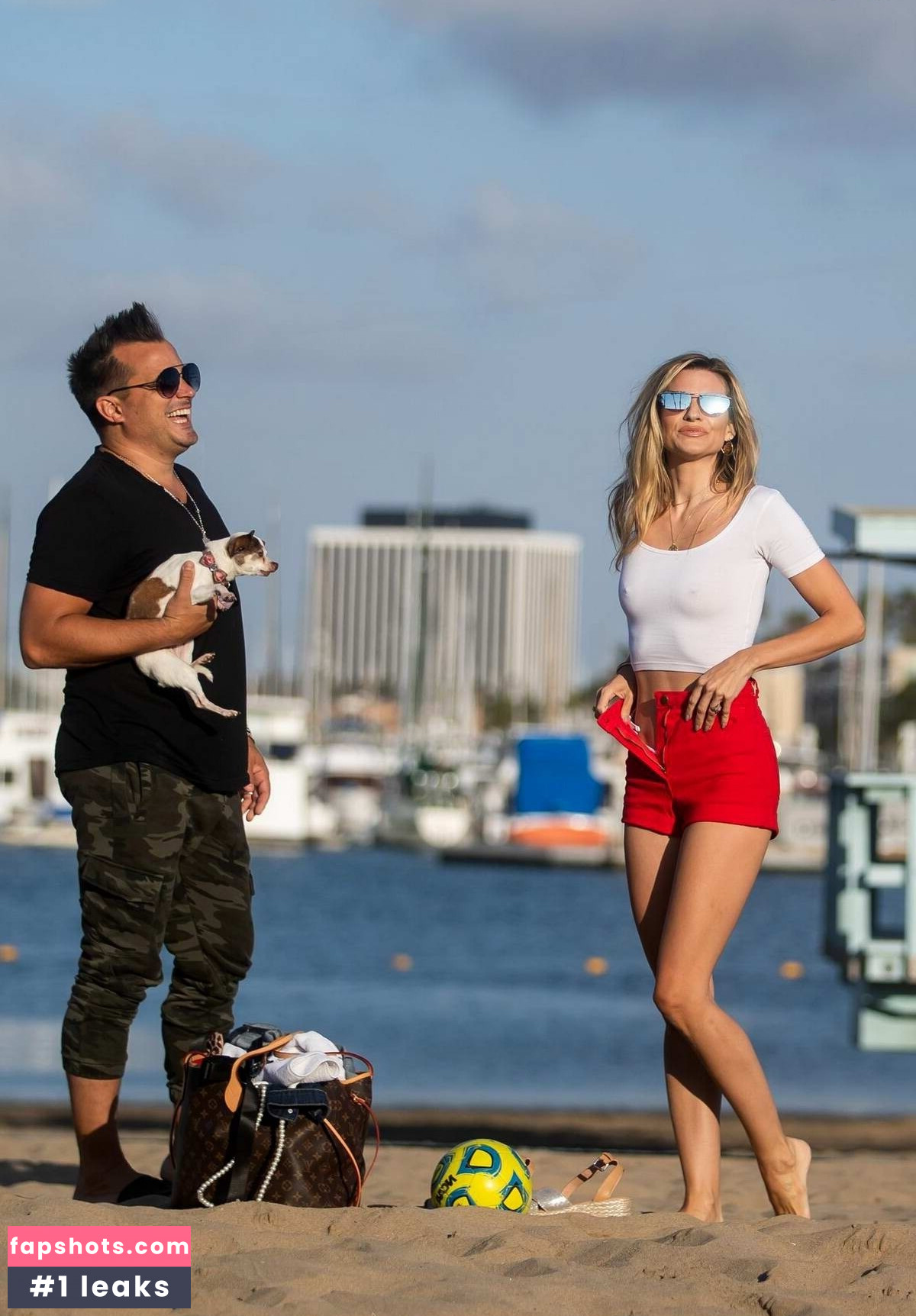 Rachel McCord gallery photo #14