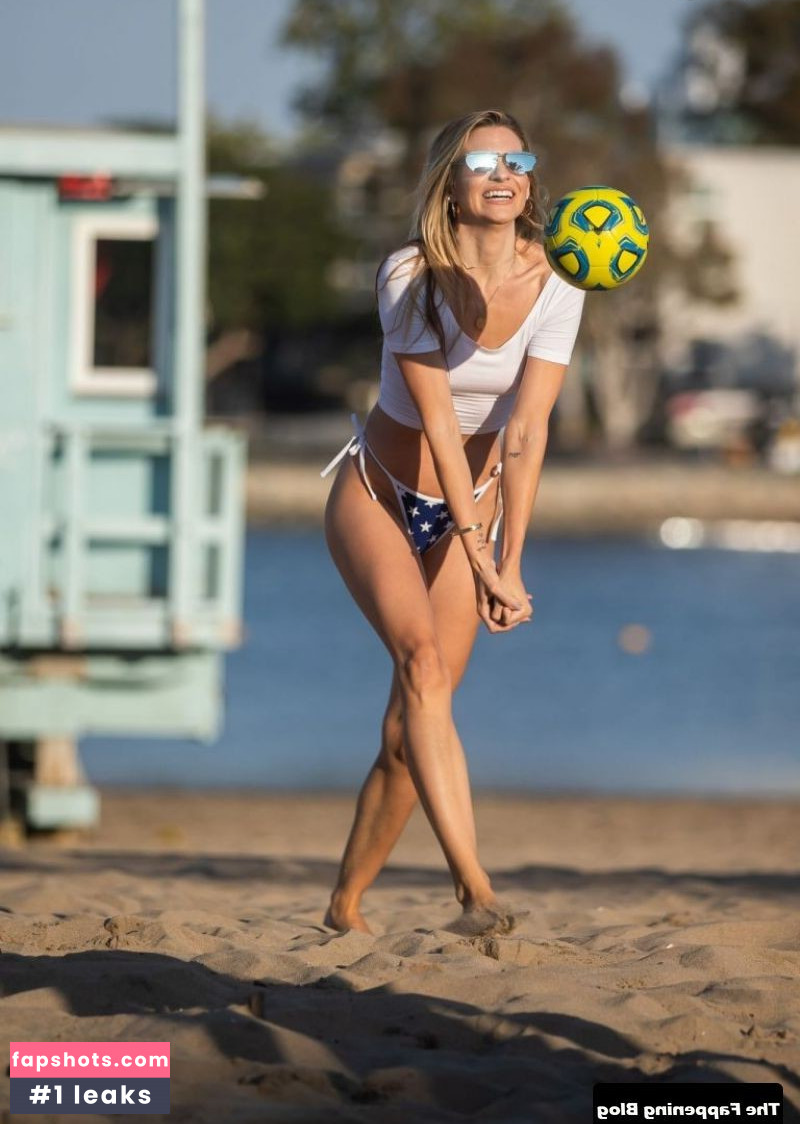 Rachel McCord gallery photo #211