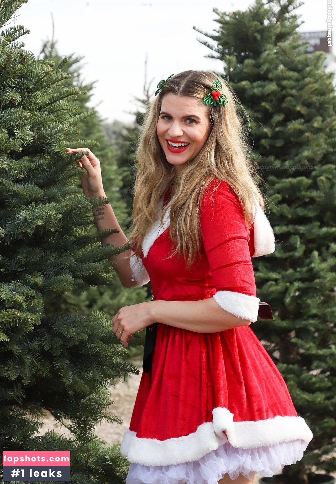 Rachel McCord gallery photo #292