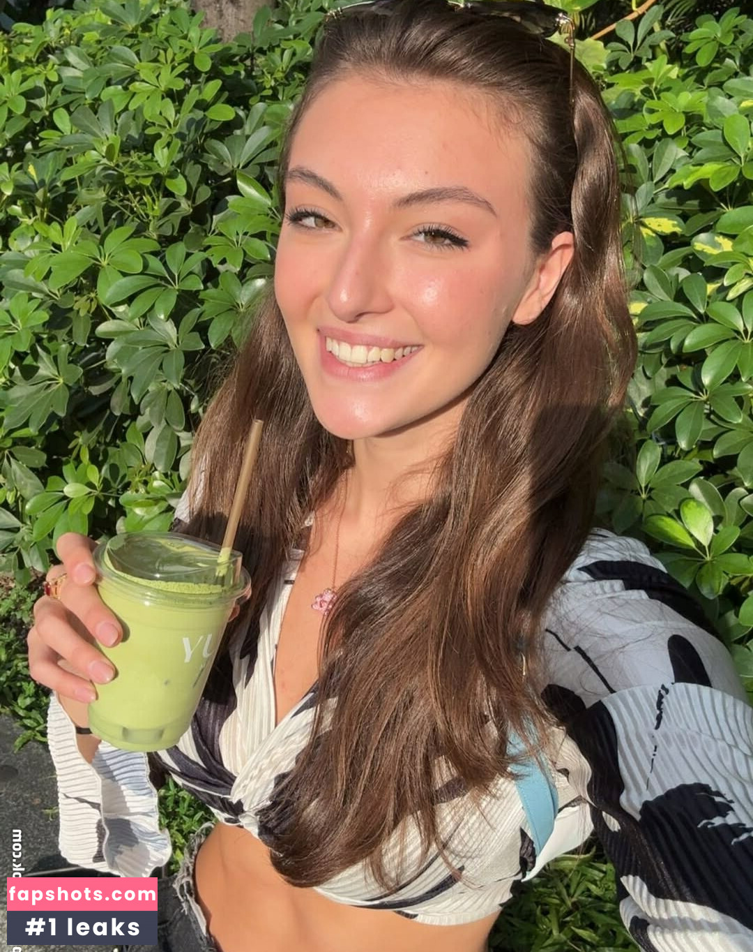 Rachel Michelle gallery photo #17