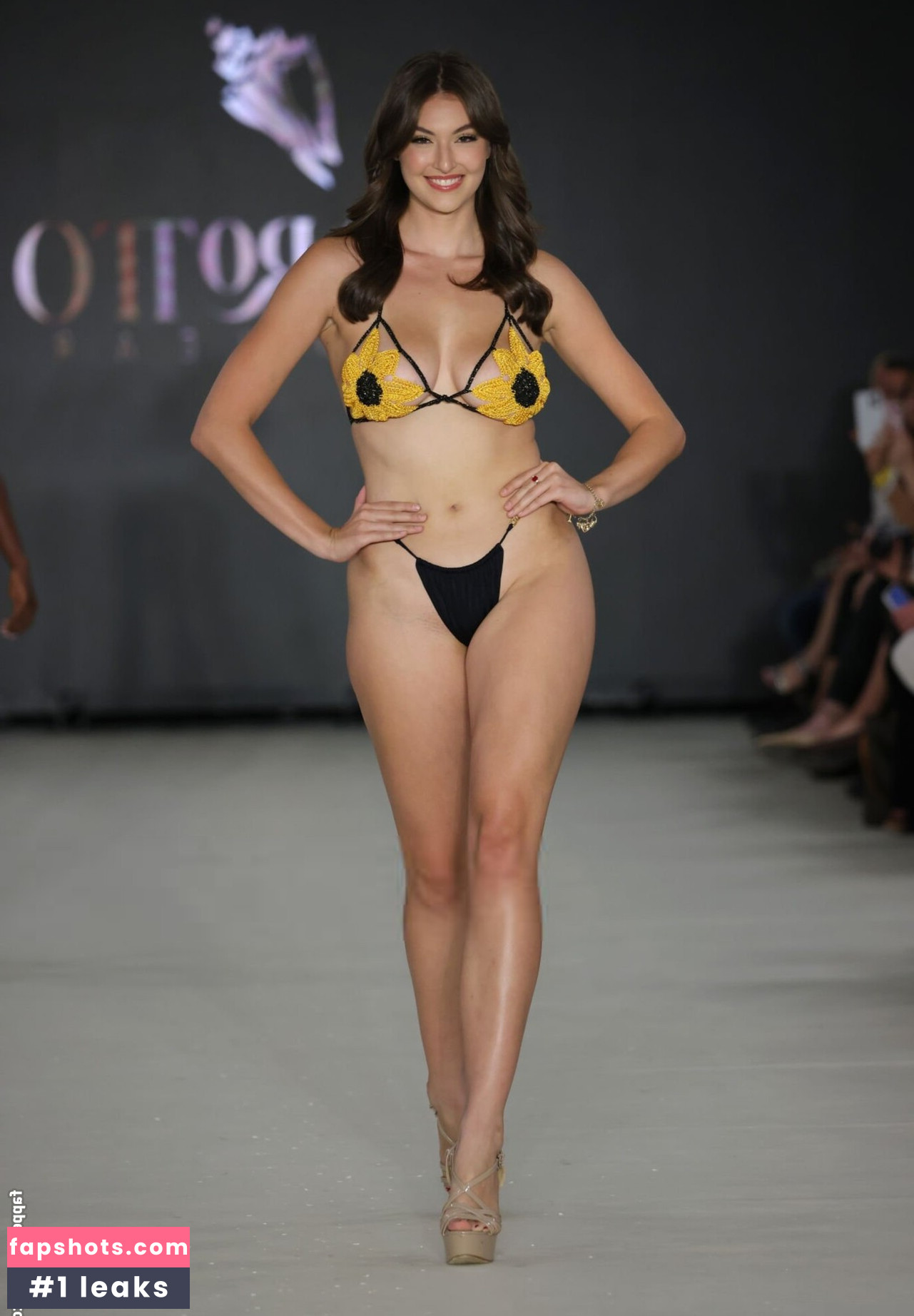 Rachel Michelle gallery photo #264