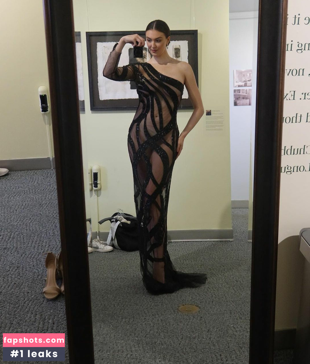 Rachel Michelle nude babe gallery