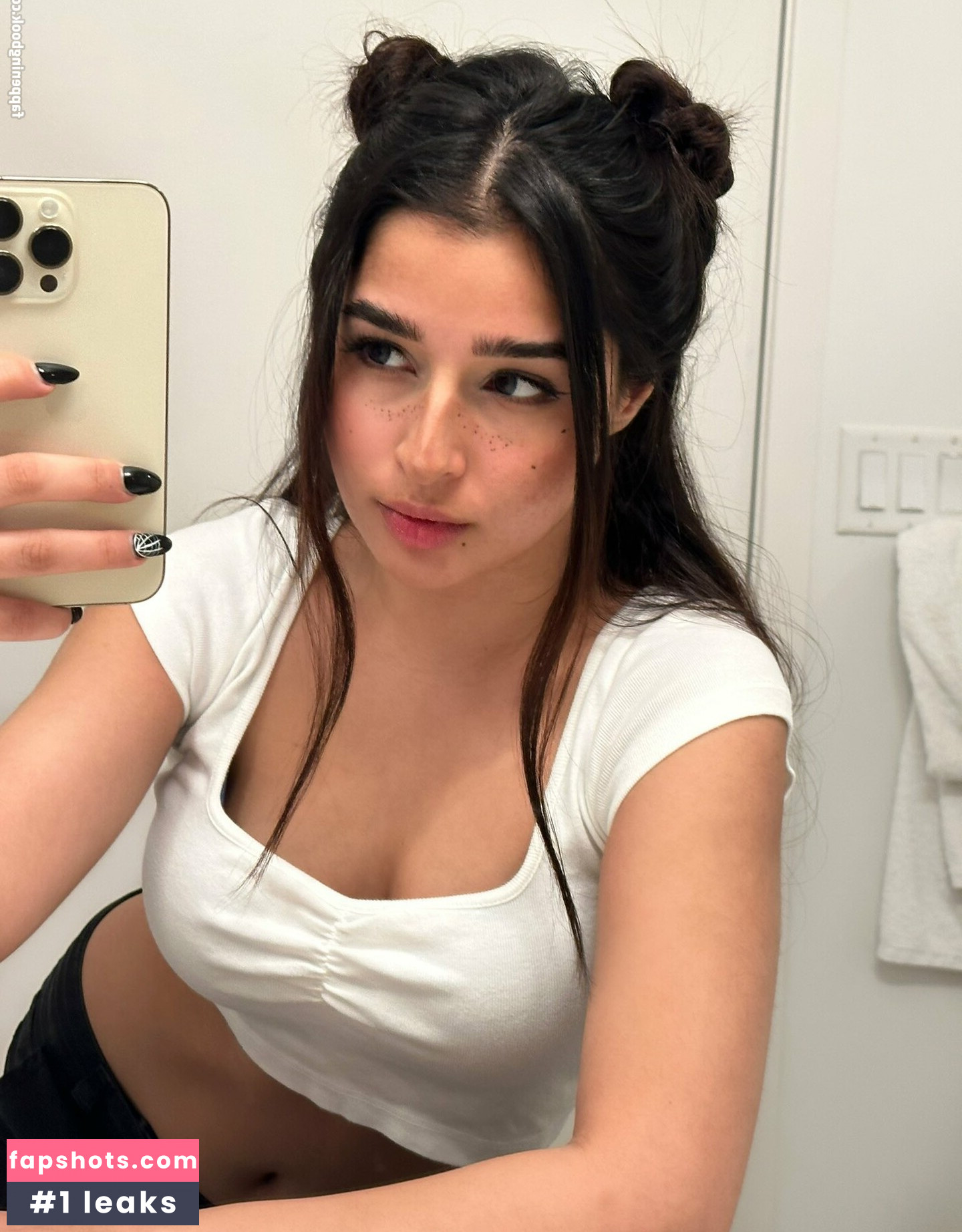 Rachel Raiychu nude babe gallery