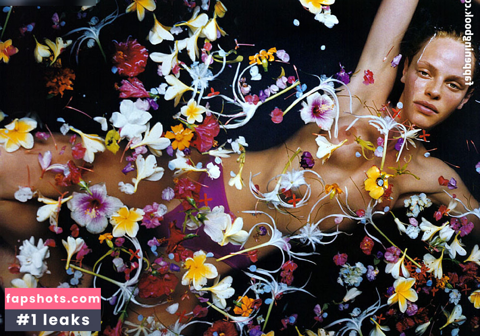 Rachel Roberts gallery photo #16