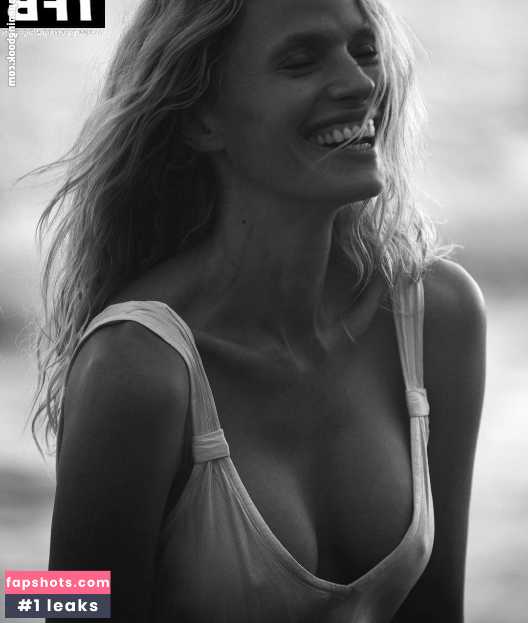 Rachel Roberts gallery photo #24