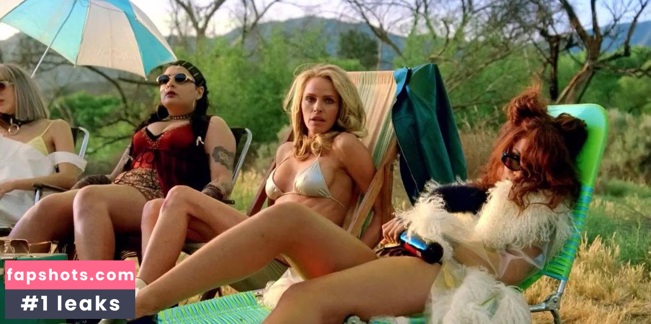 Rachel Roberts gallery photo #64