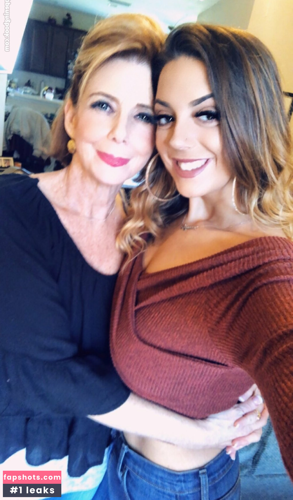 Rachel S gallery photo #23