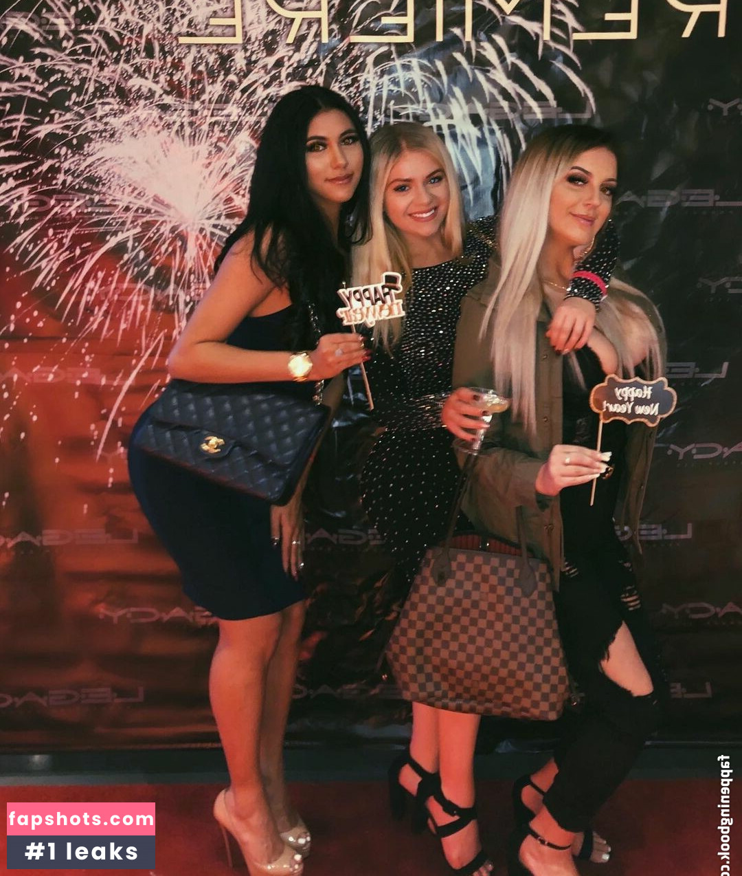 Rachel S gallery photo #35