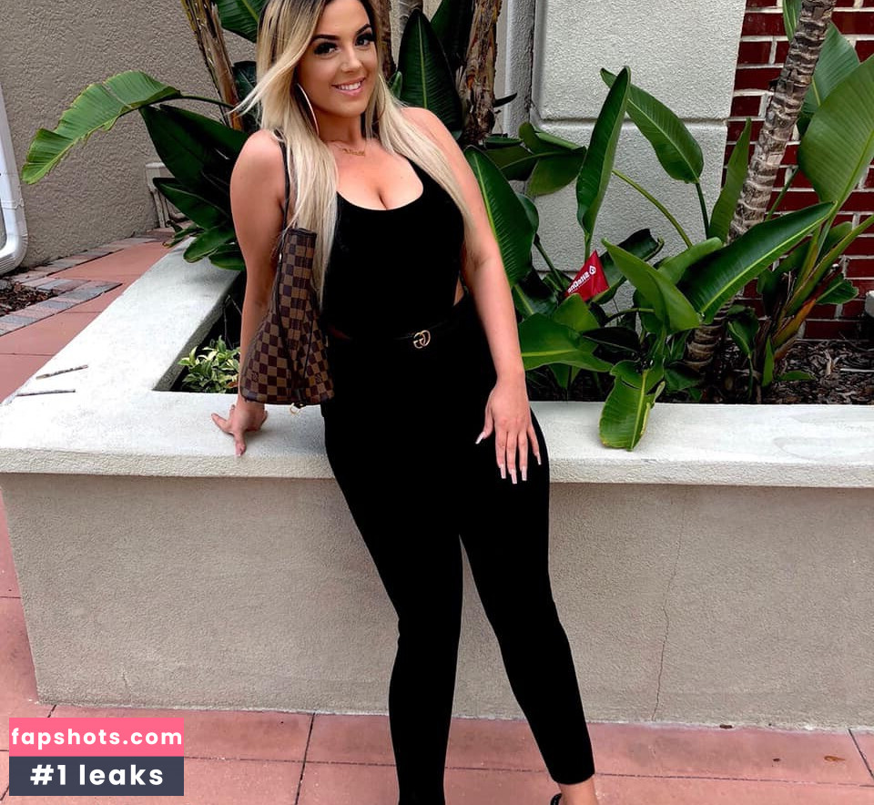 Rachel S gallery photo #6