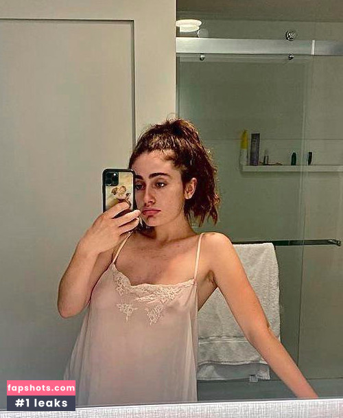 Rachel Sennott gallery photo #102