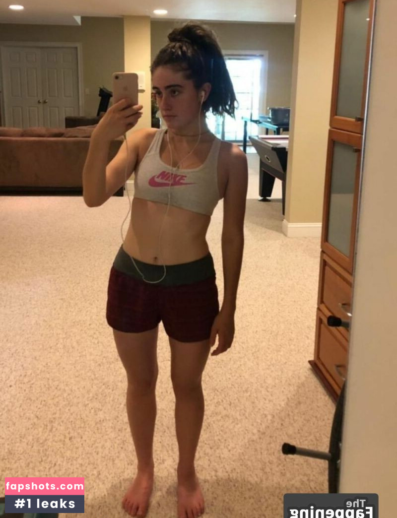 Rachel Sennott gallery photo #67