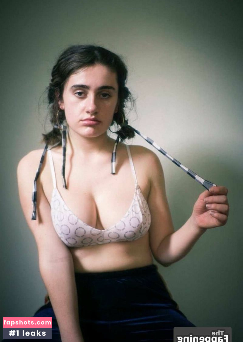 Rachel Sennott gallery photo #71