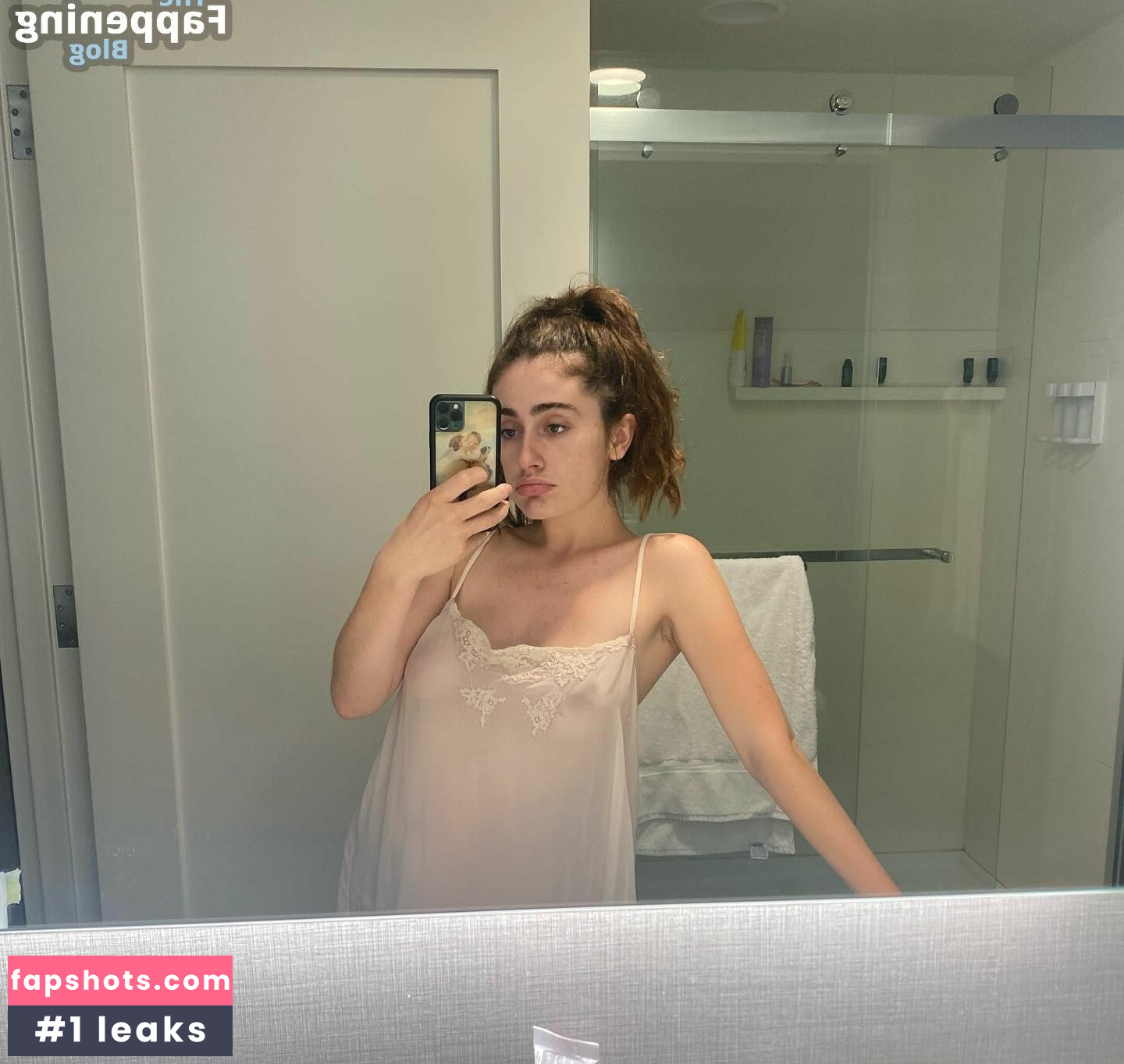 Rachel Sennott gallery photo #78