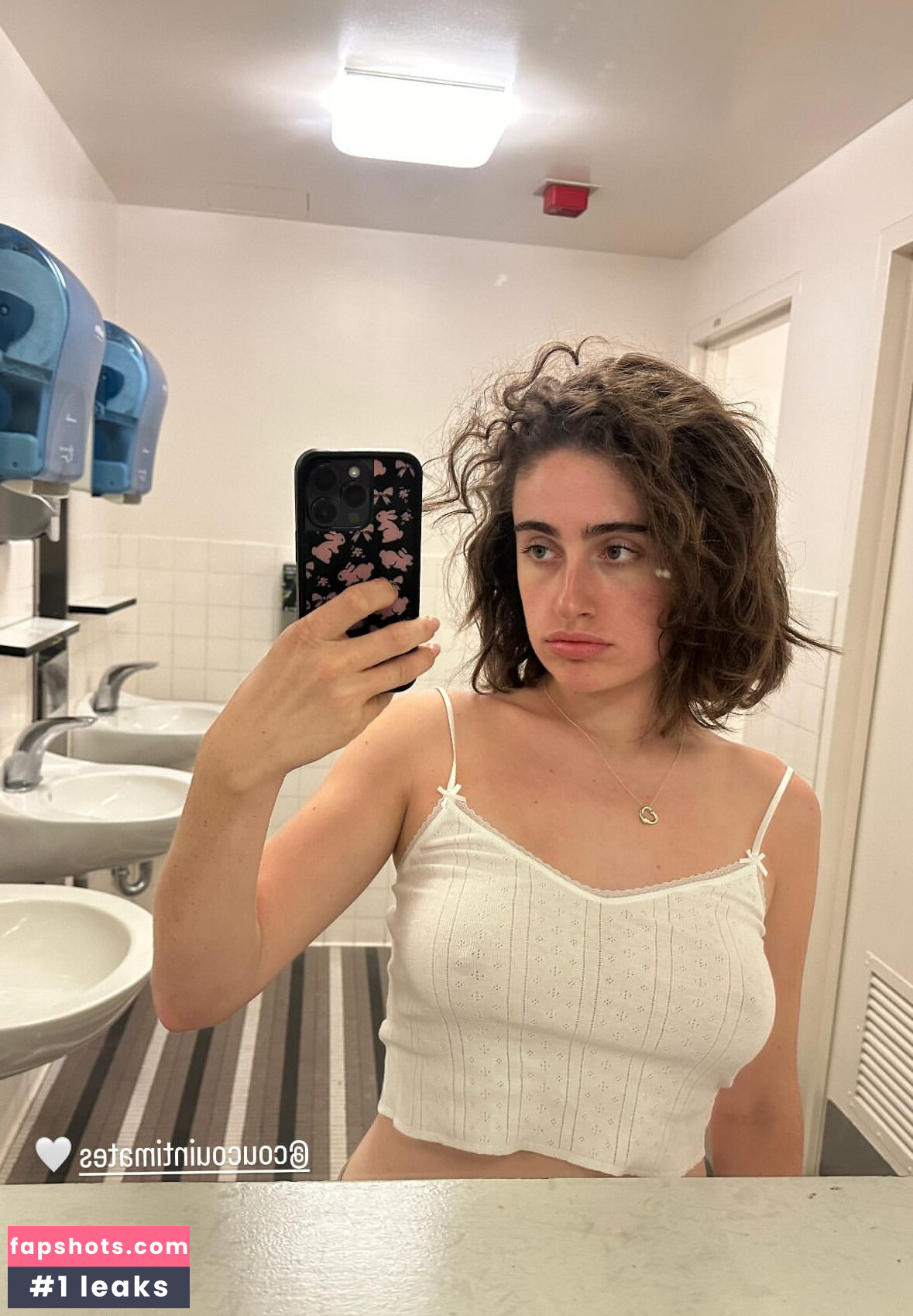 Rachel Sennott gallery photo #79