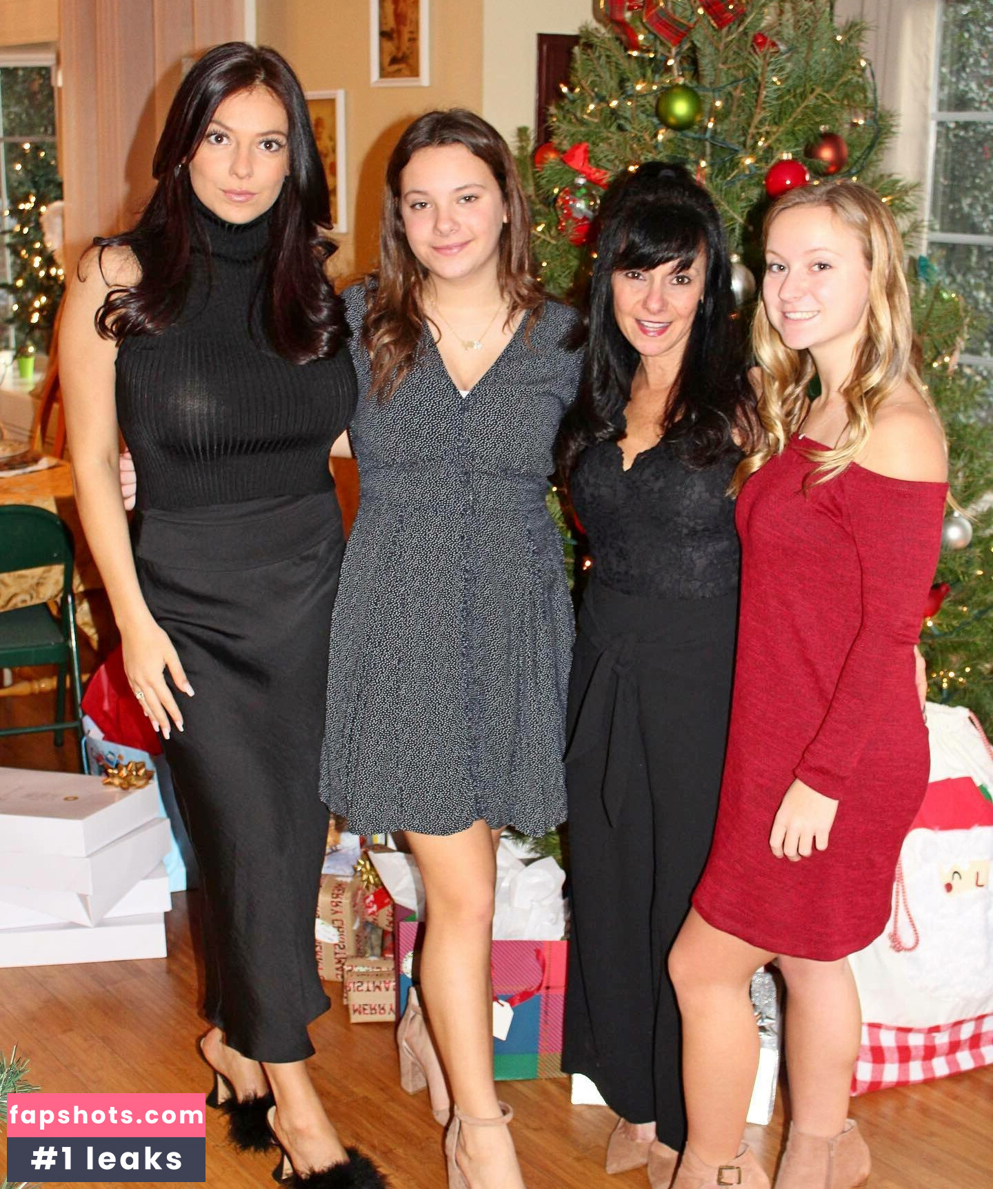 Rachel Winchester gallery photo #23