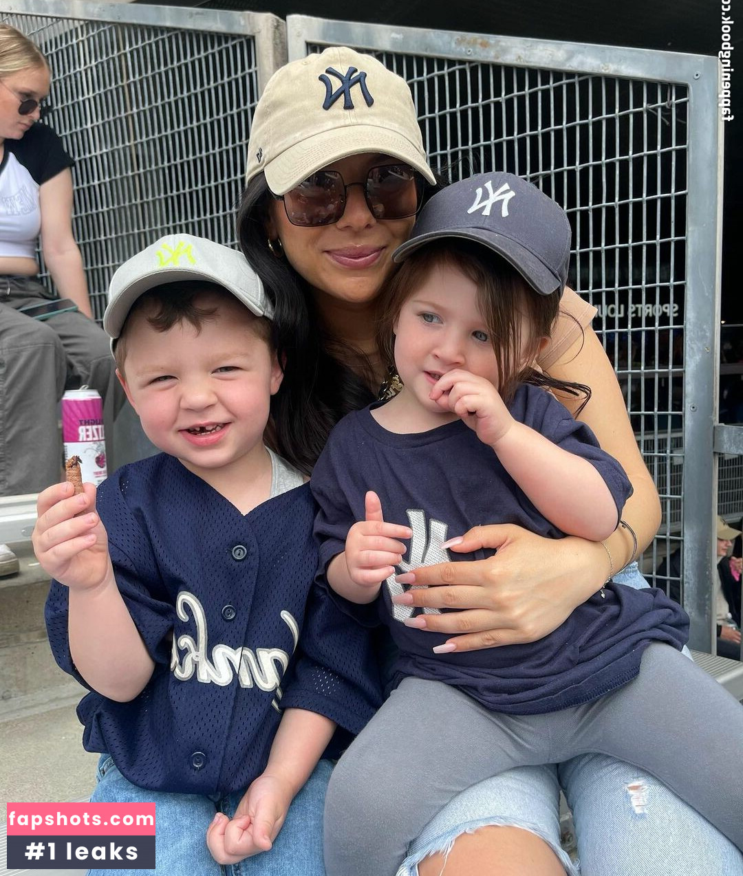 Rachel Winchester gallery photo #61