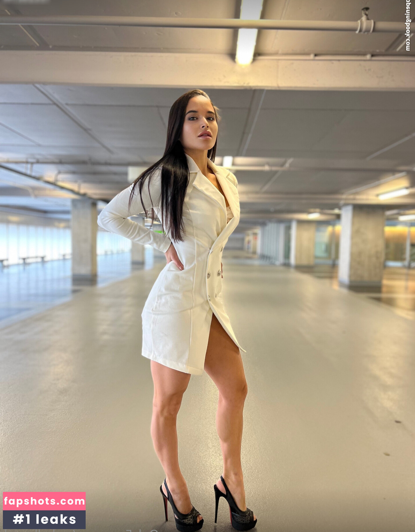 Rachelle gallery photo #6