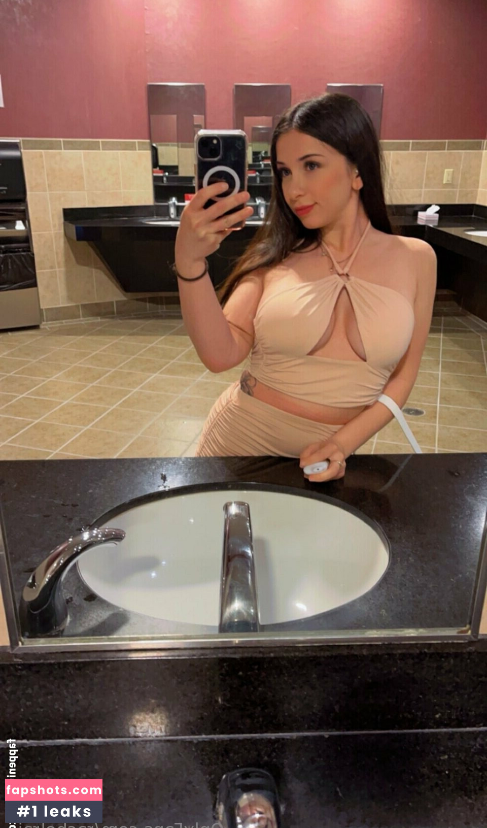 Rachelrainx gallery photo #10