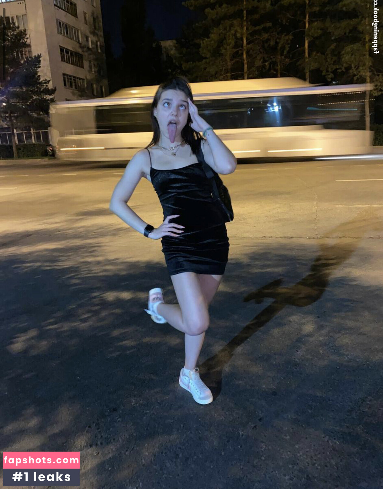 Radmila Maro Nude Leaks OnlyFans Photos #46 - Fapshots