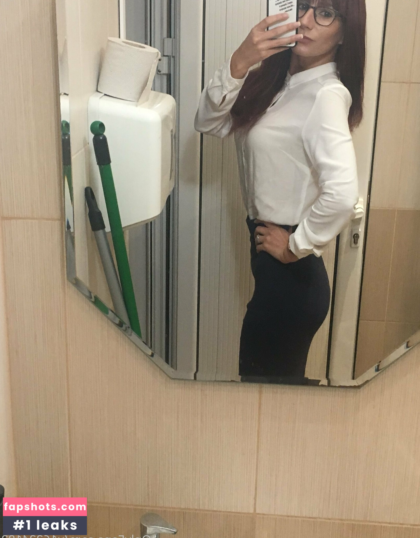 Radosveta gallery photo #29