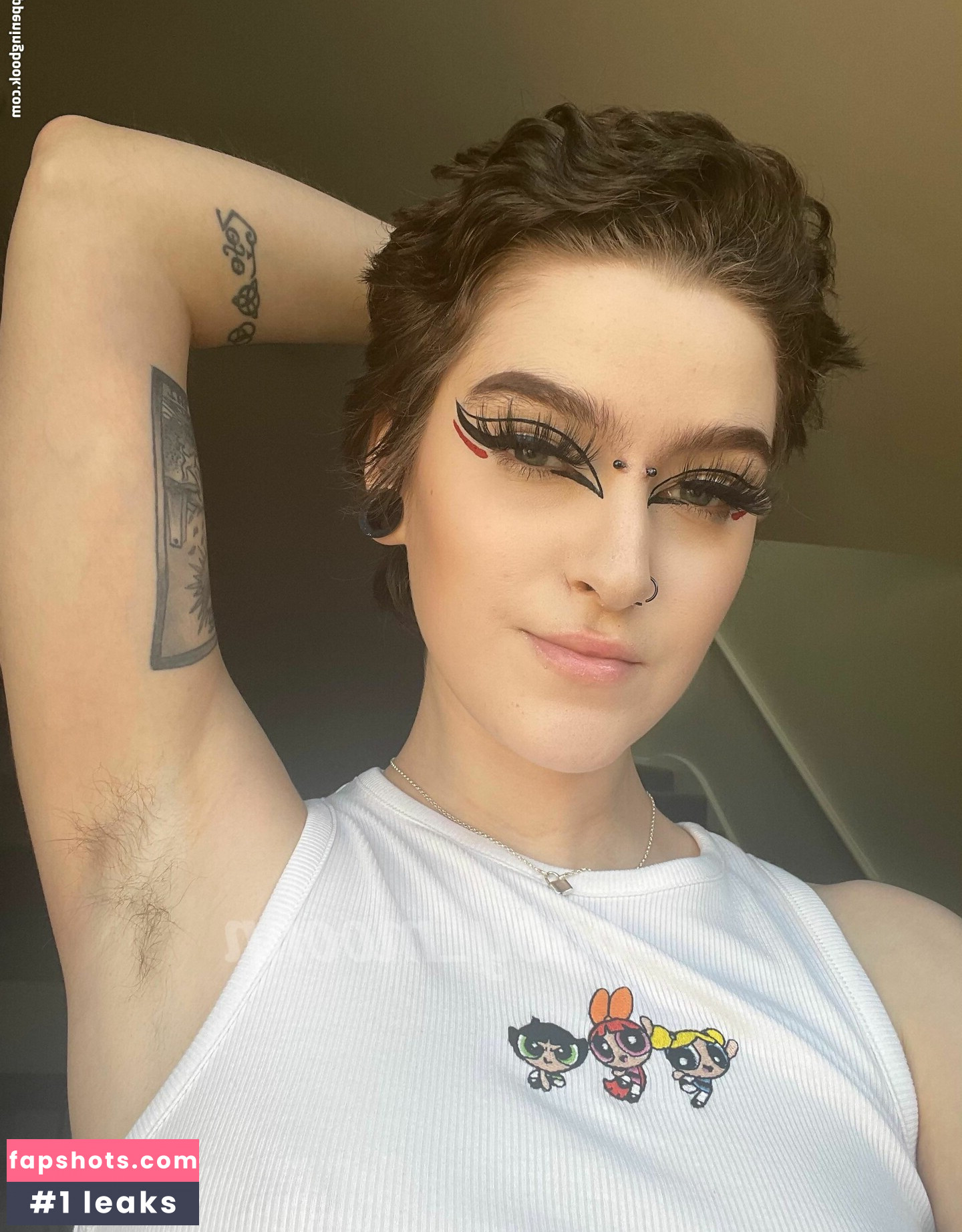 Rae Moonn gallery photo #3