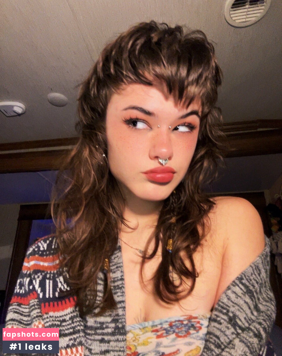 Rae gallery photo #6