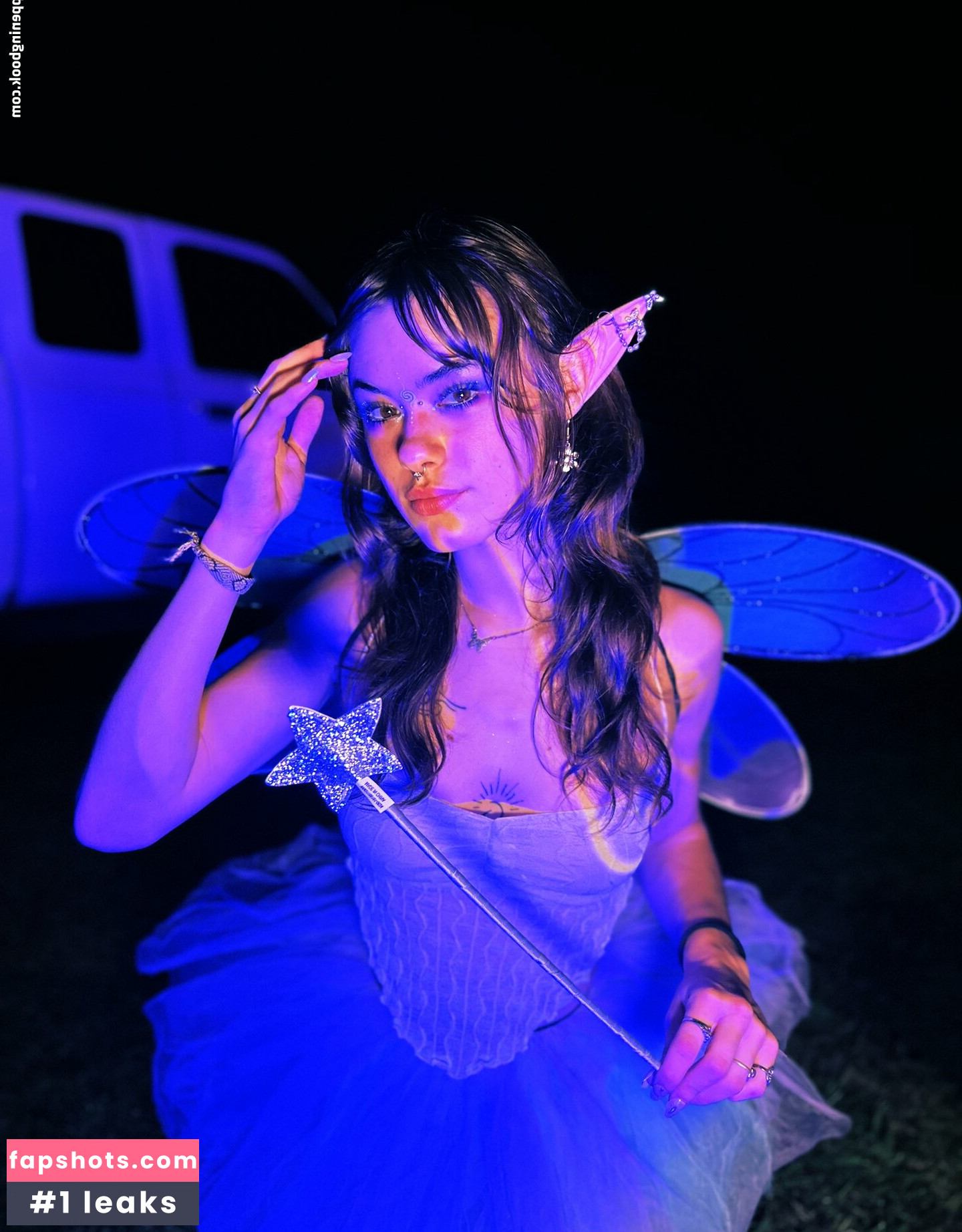 Rae gallery photo #10