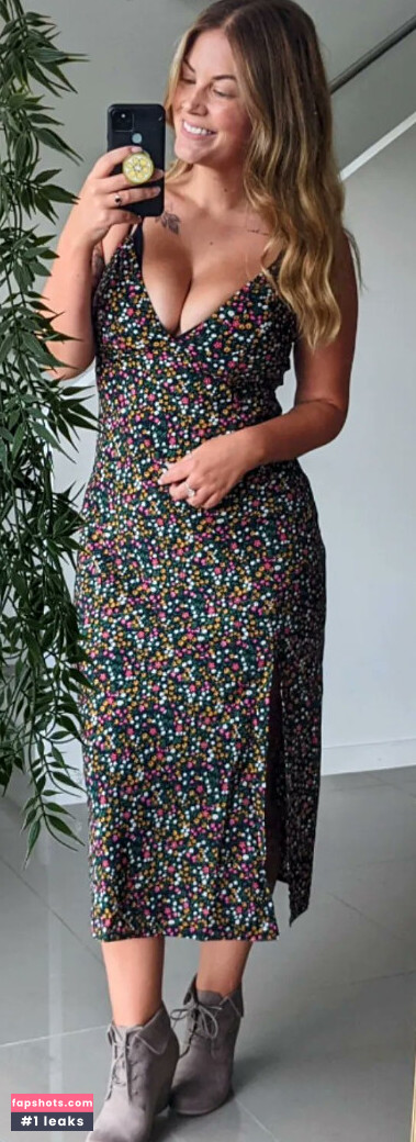 Raeny.day gallery photo #3