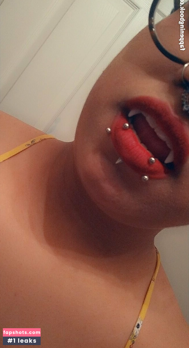 raeraejiggles Filtración Desnuda OnlyFans Foto #3 - Fapshots