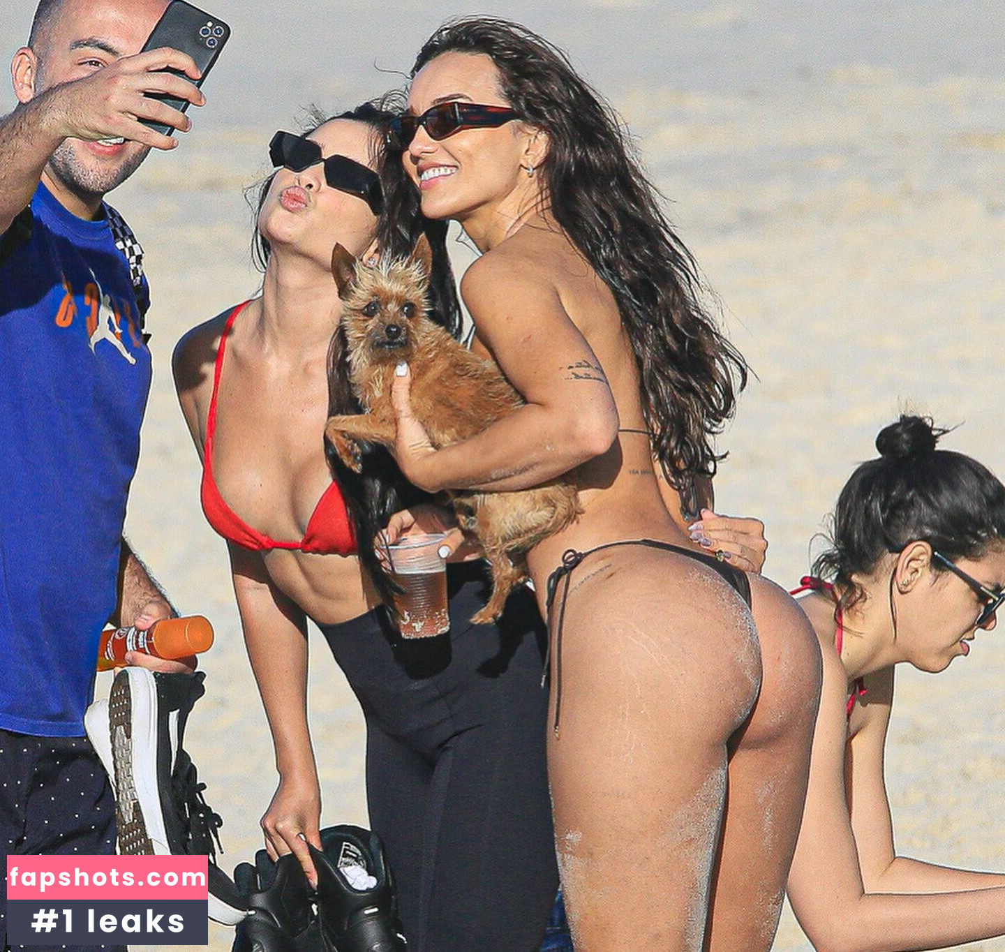 Rafa Kalimann gallery photo #15