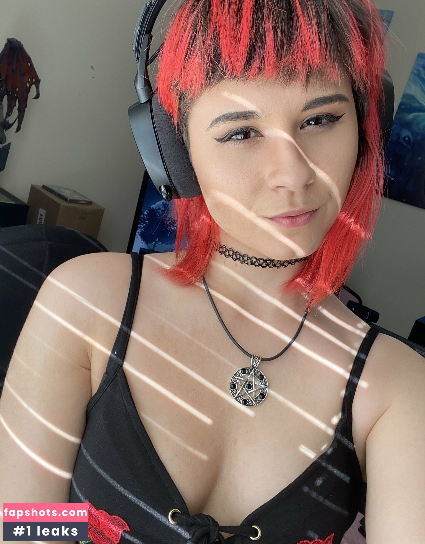 Rage Darling gallery photo #12