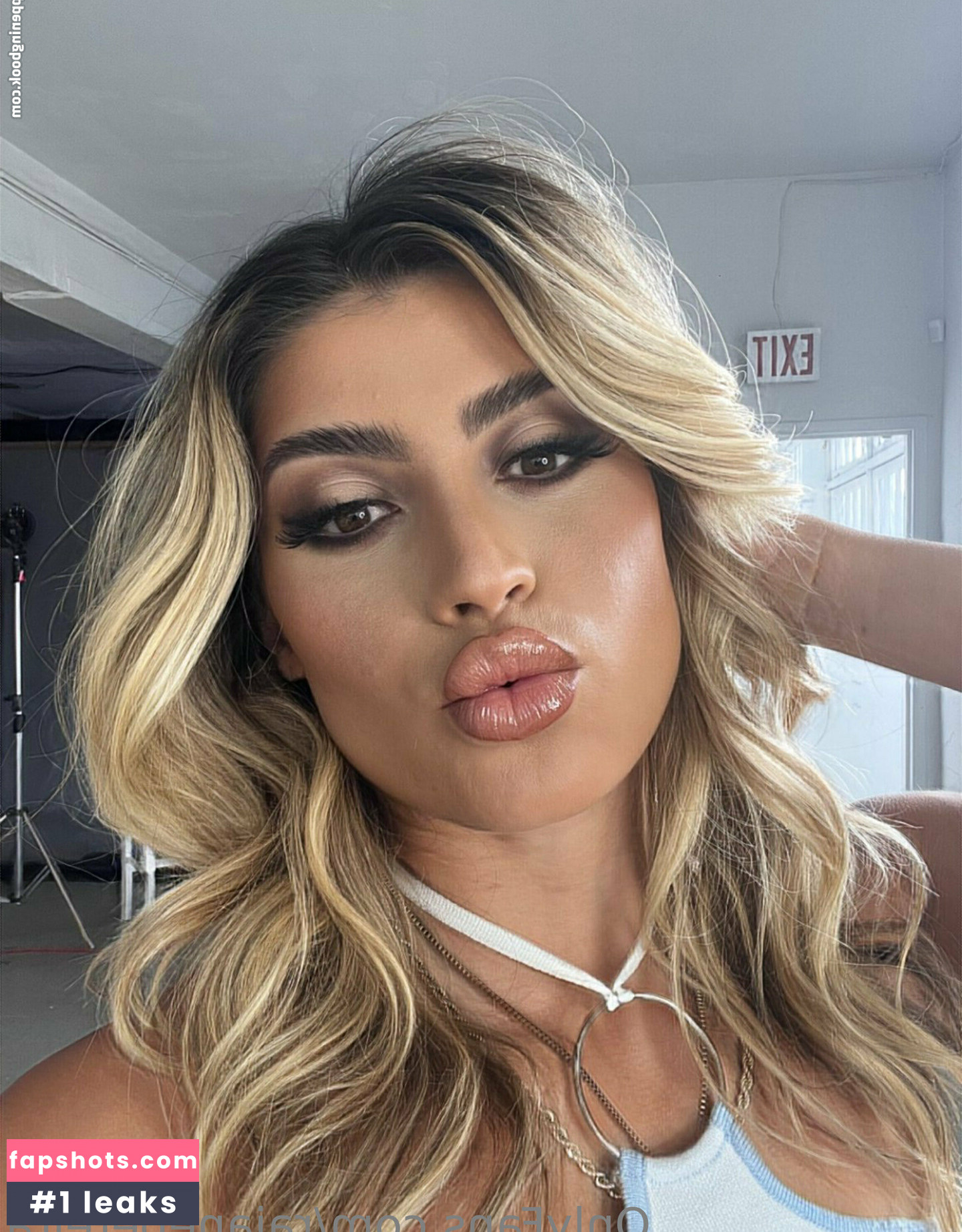 raibrazil nude babe gallery