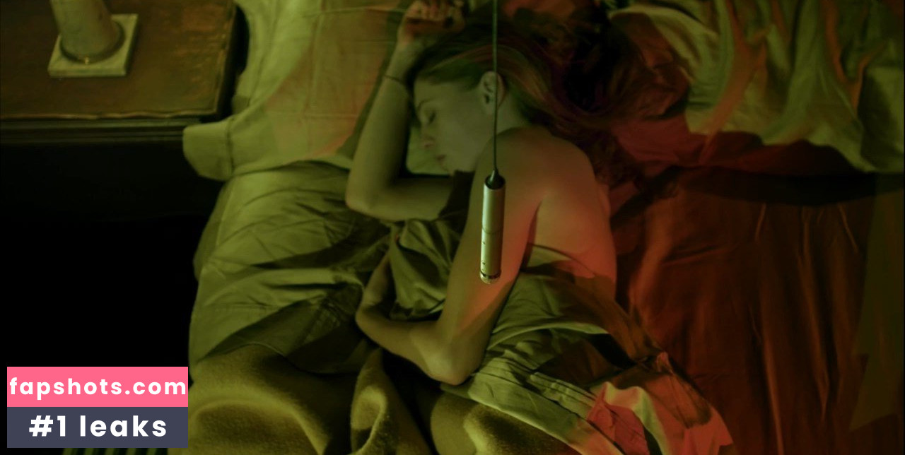 Raina Hamner nude babe gallery