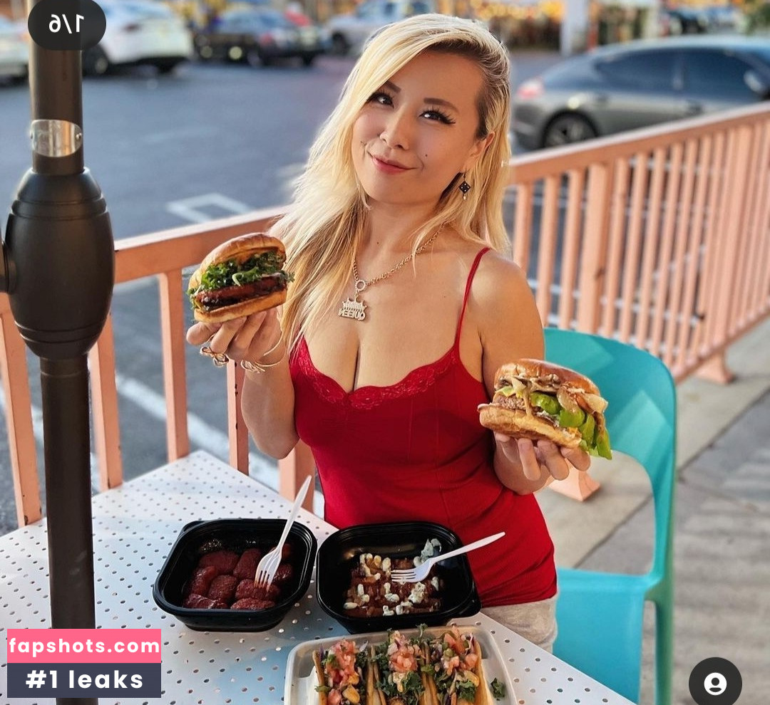 Raina Huang gallery photo #41