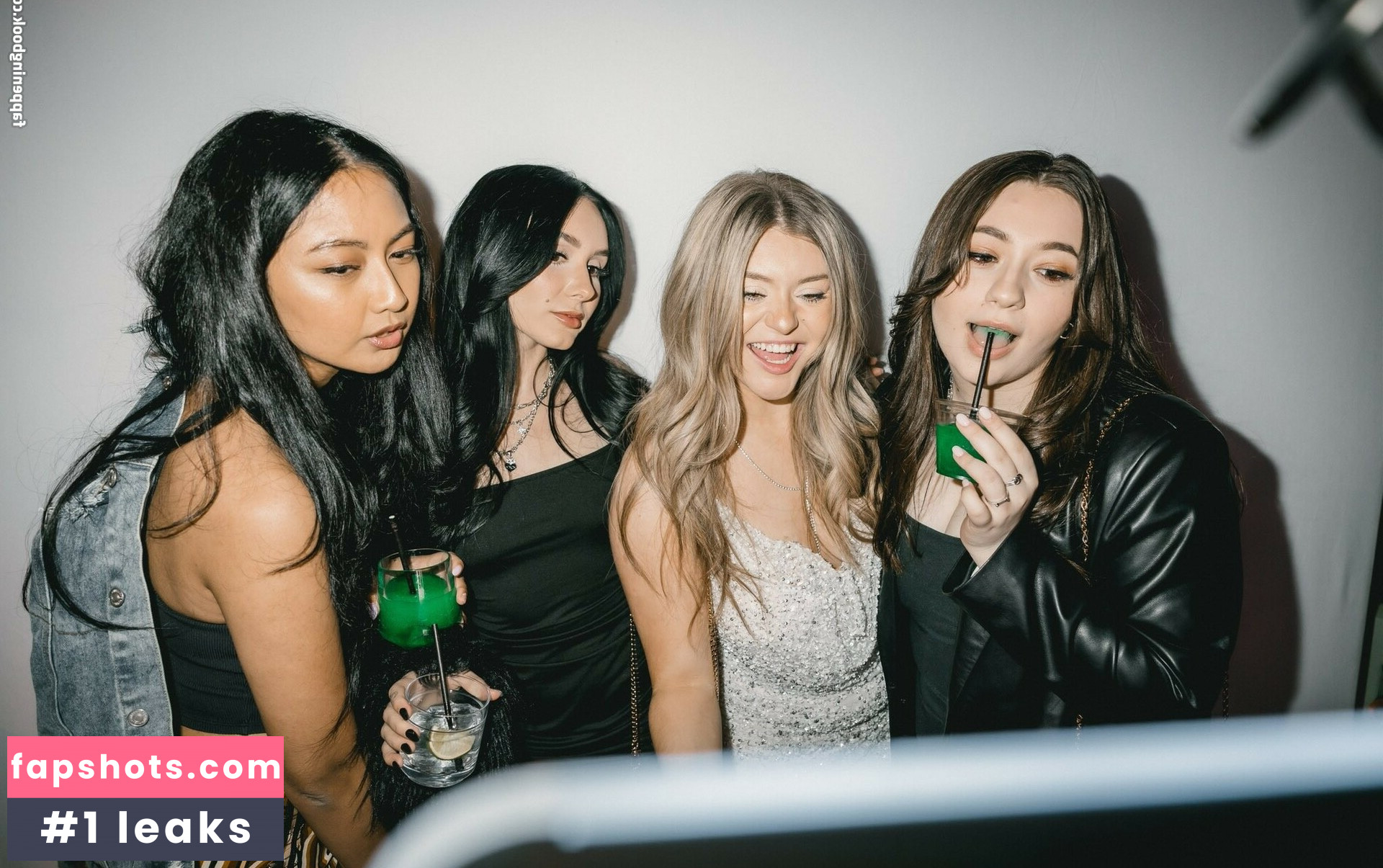 Raine gallery photo #2