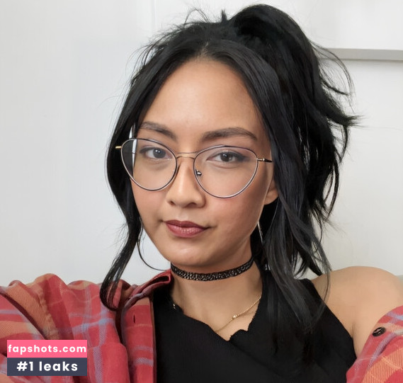 Raine gallery photo #15