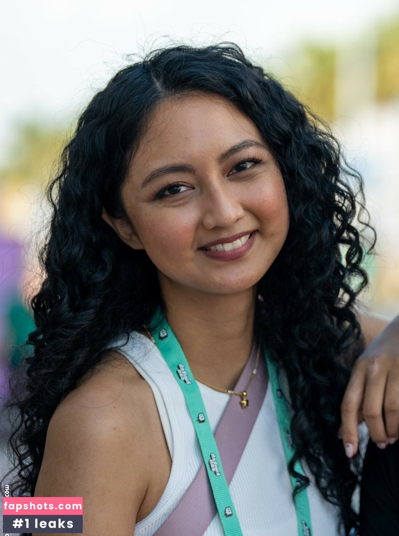 Raine gallery photo #24