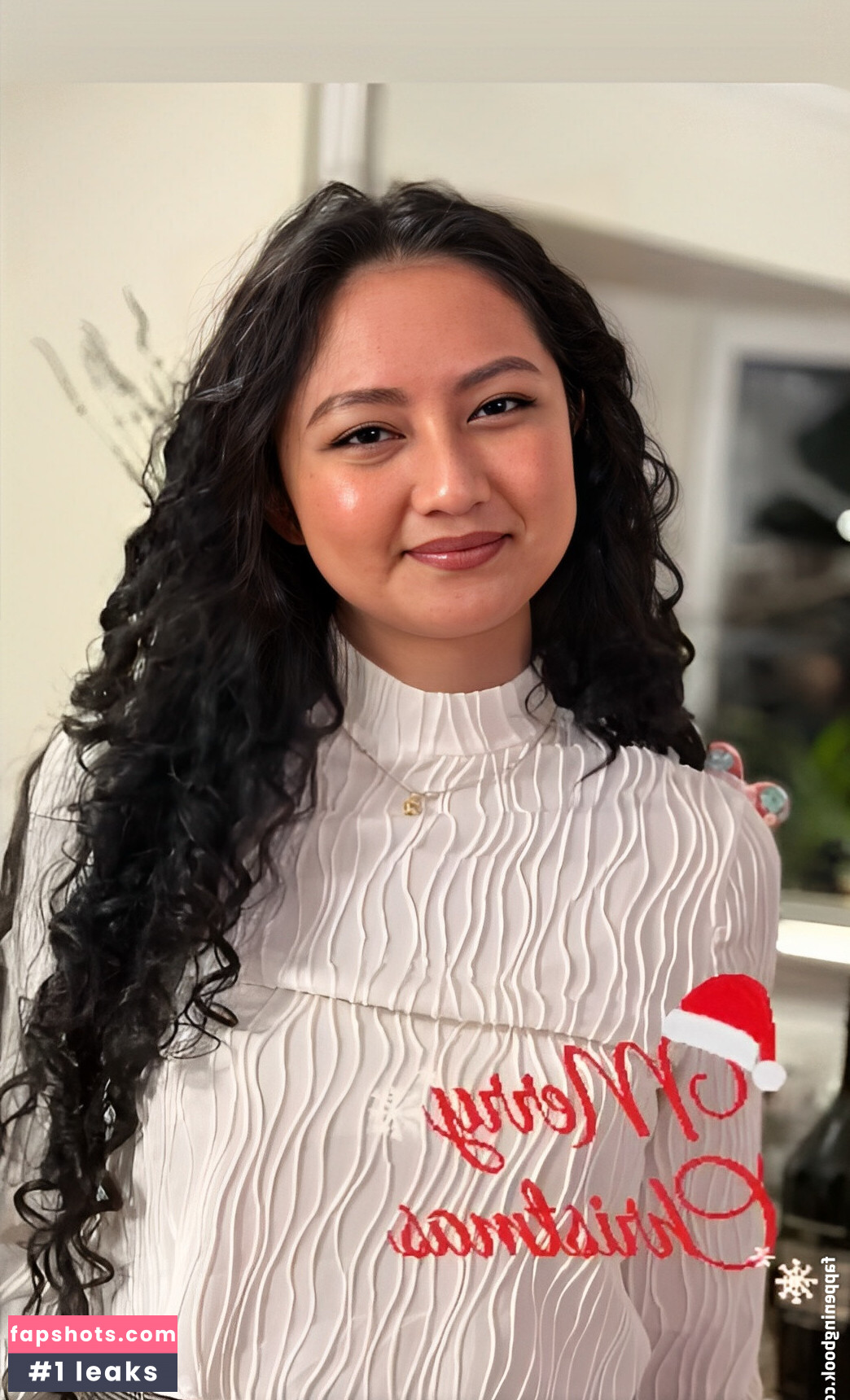 Raine gallery photo #6