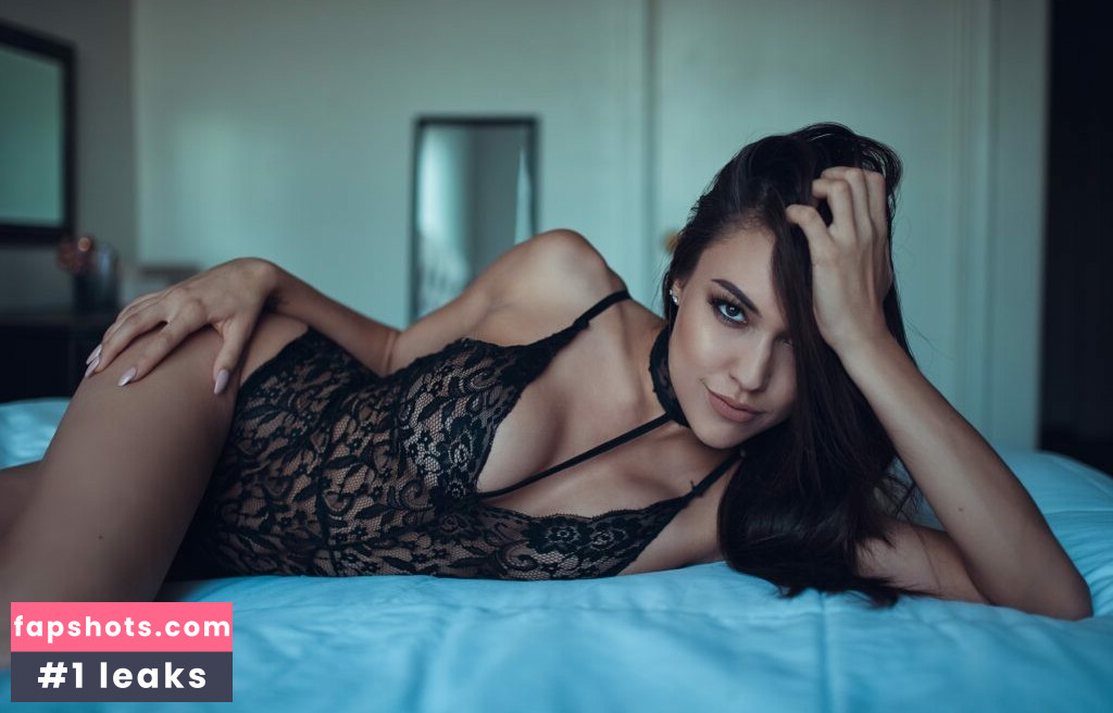 Rainey James gallery photo #22