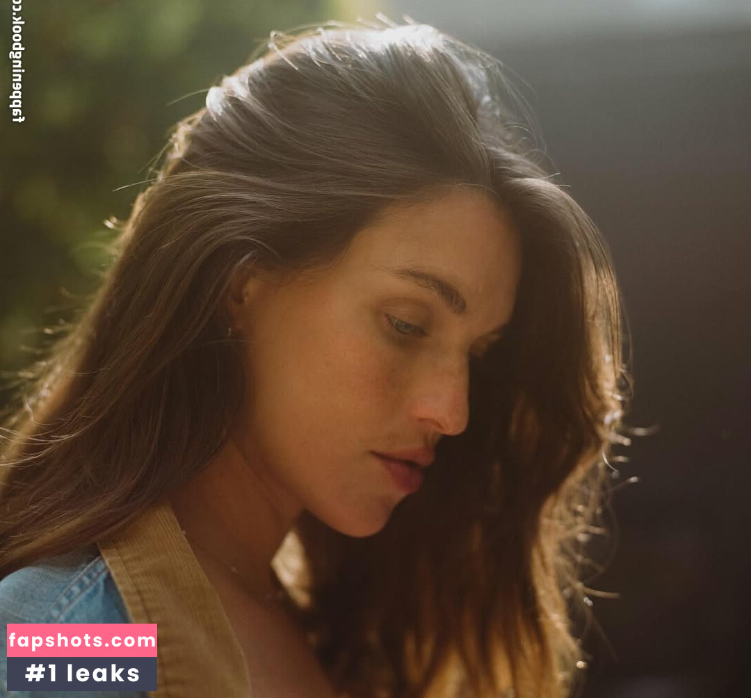 Rainey Qualley gallery photo #2