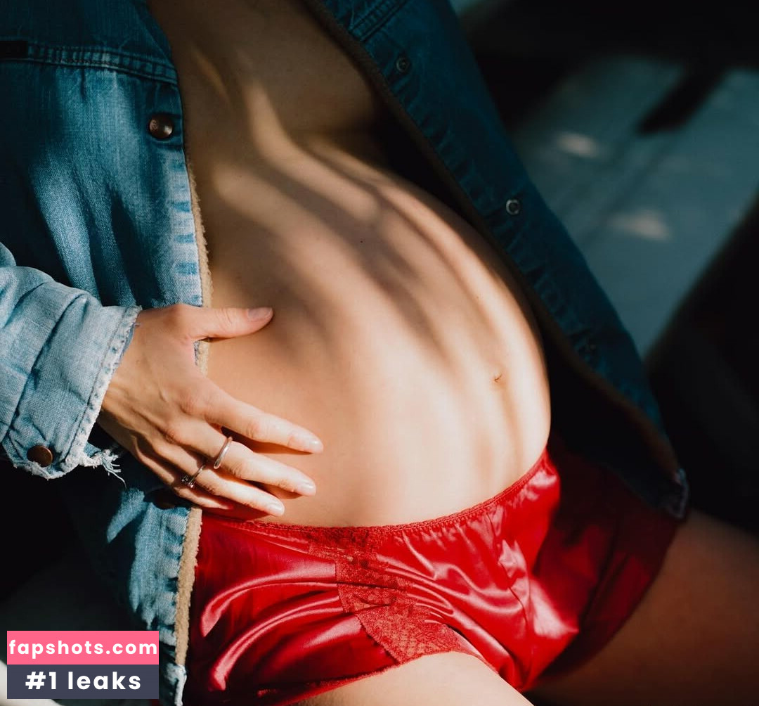 Rainey Qualley gallery photo #4