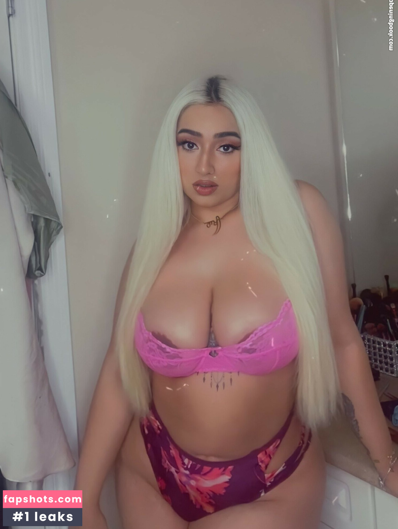 Rakhi Gill gallery photo #40