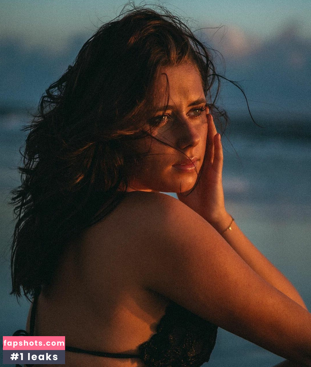 Raphaella Deuringer gallery photo #15