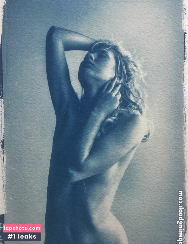 Raphaella gallery photo #4